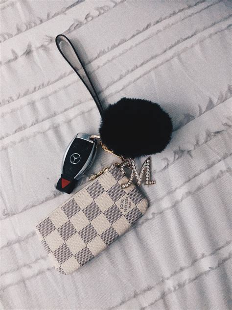 louis vuitton dupe keychain.